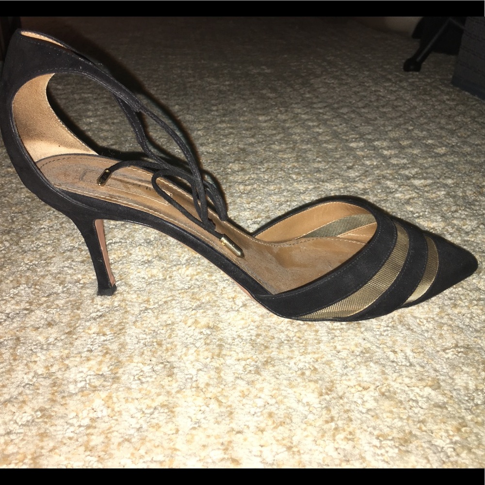 Stunning mesh and black suede pointed heels!